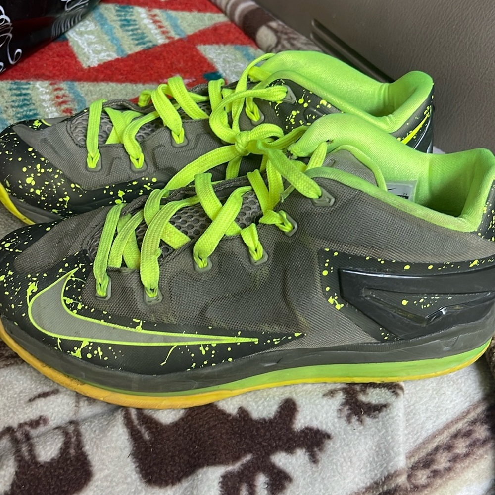 LeBron basketball shoes